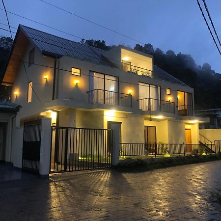 R21 Nuwara Eliya Hotel Bagian luar foto