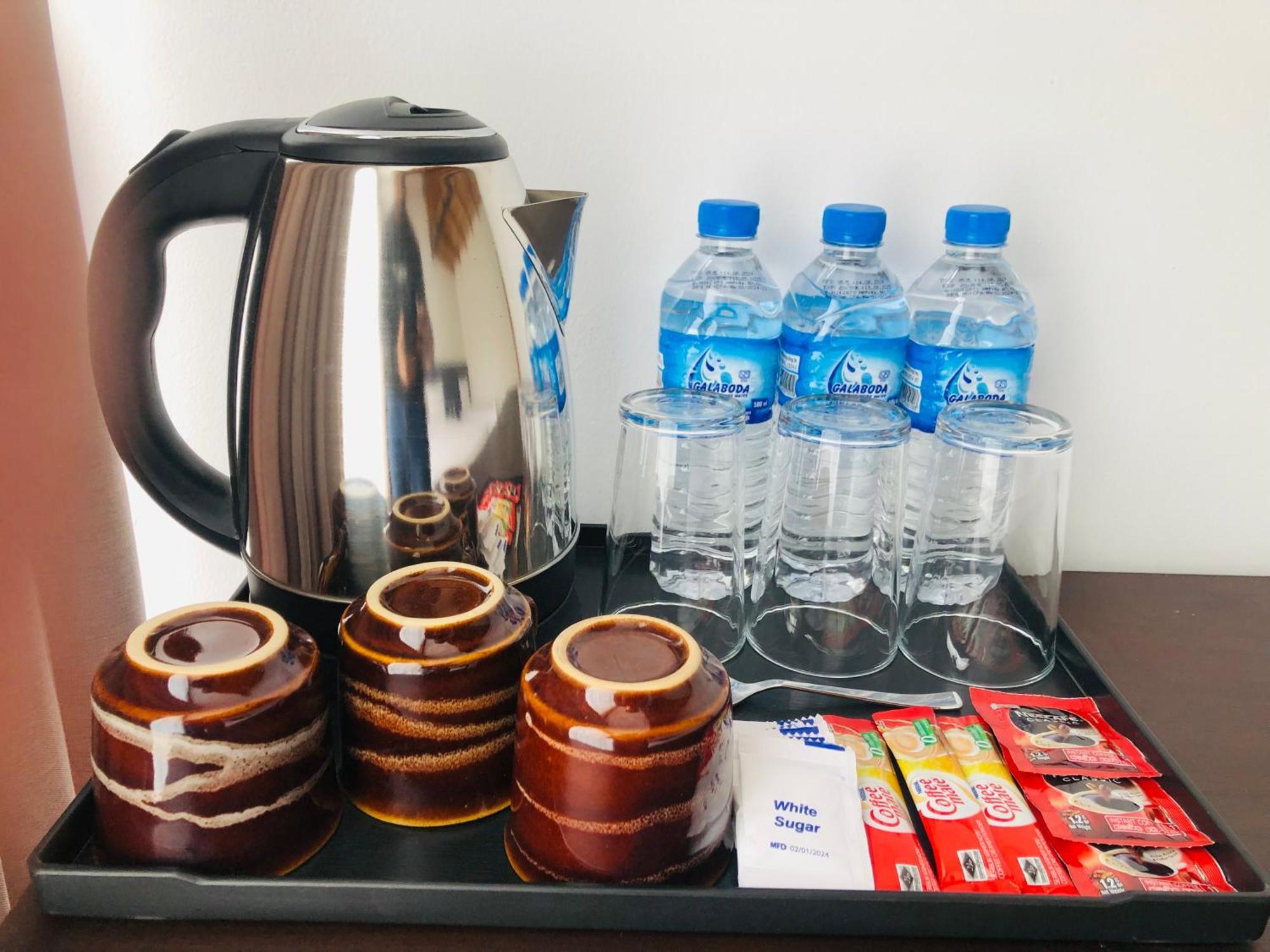 R21 Nuwara Eliya Hotel Bagian luar foto