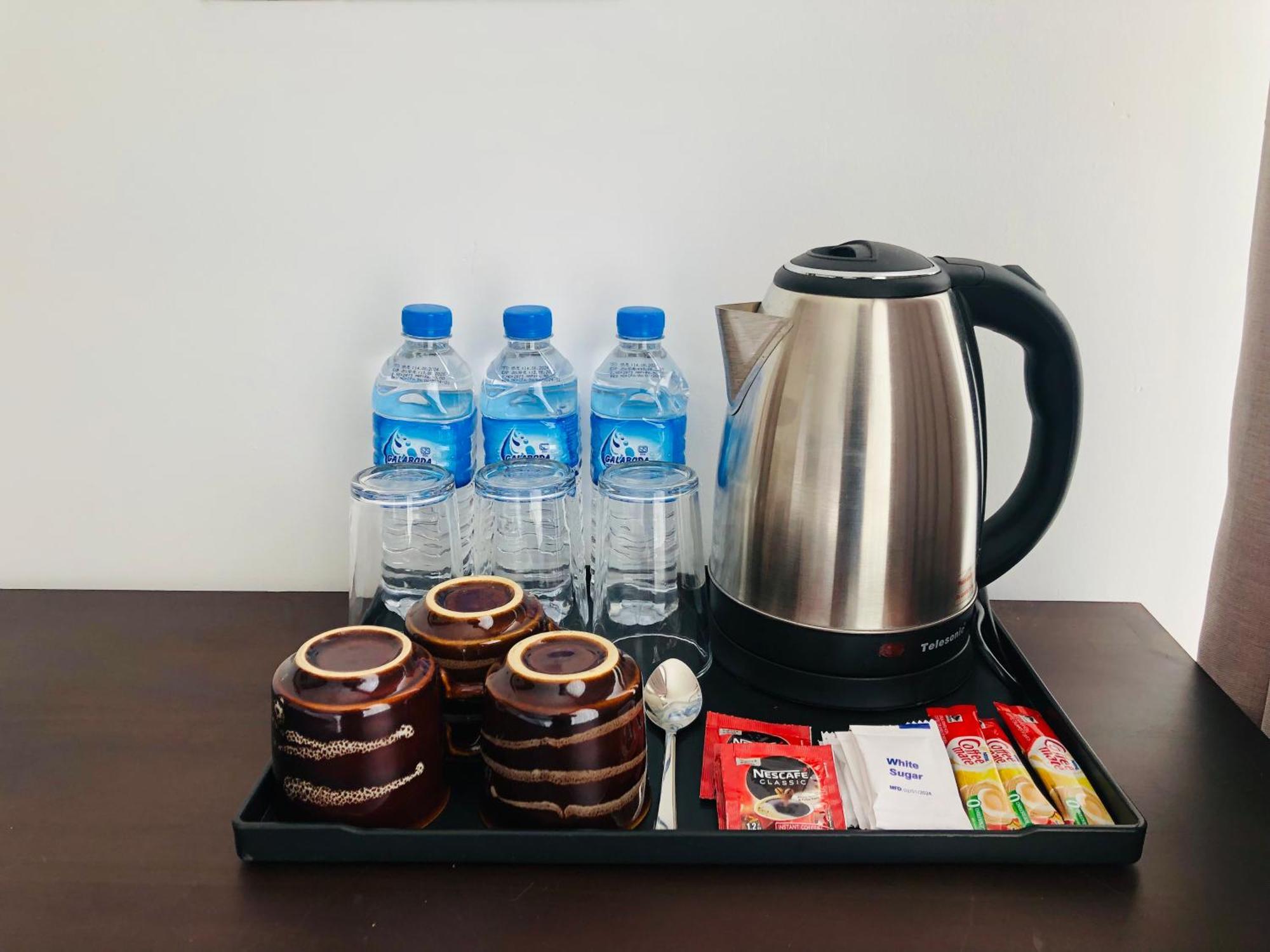 R21 Nuwara Eliya Hotel Bagian luar foto