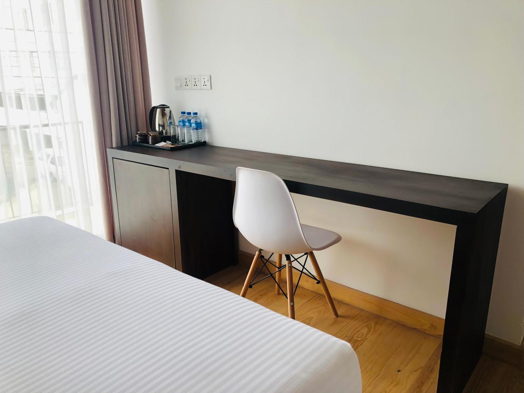 R21 Nuwara Eliya Hotel Bagian luar foto