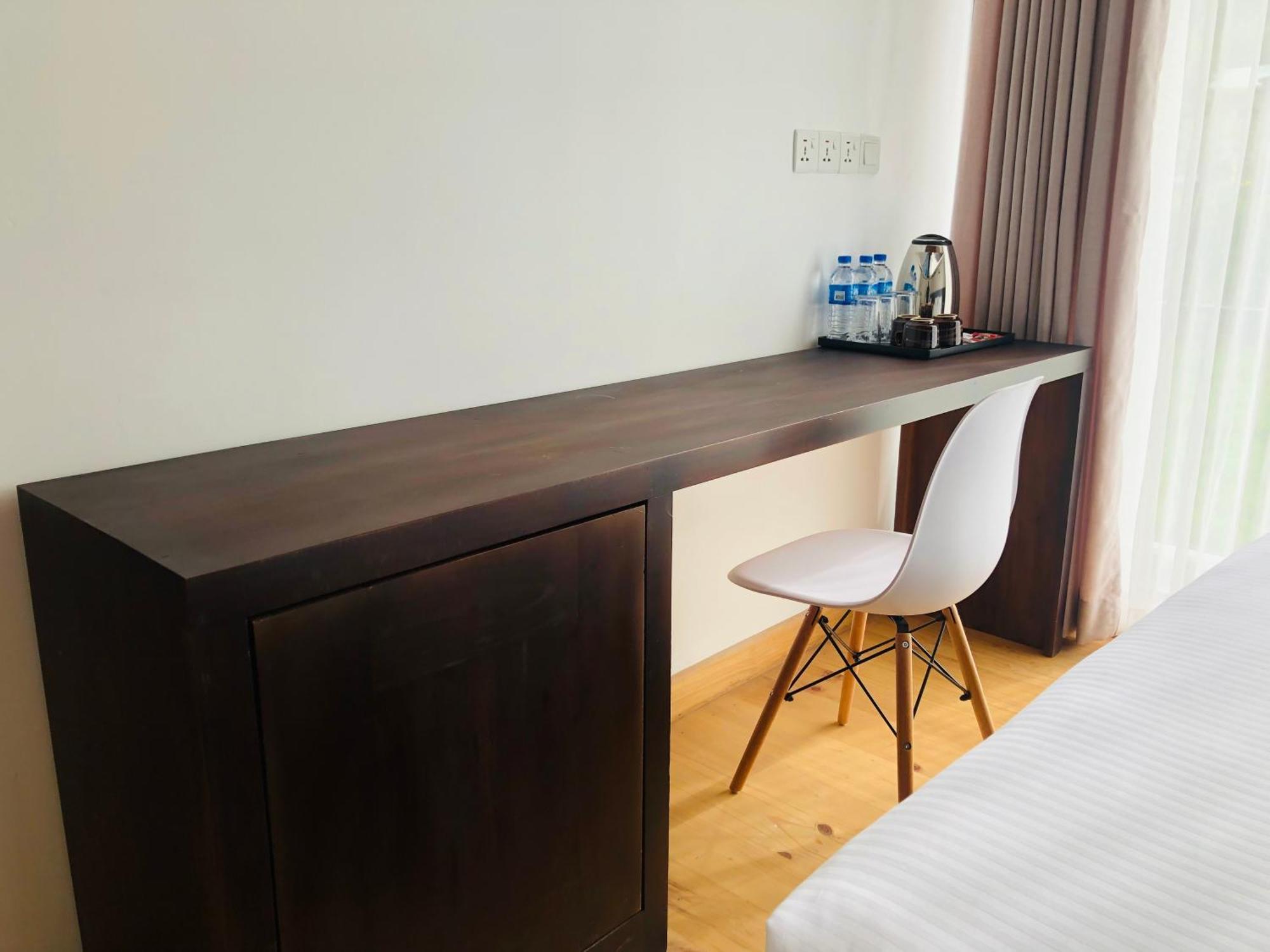 R21 Nuwara Eliya Hotel Bagian luar foto