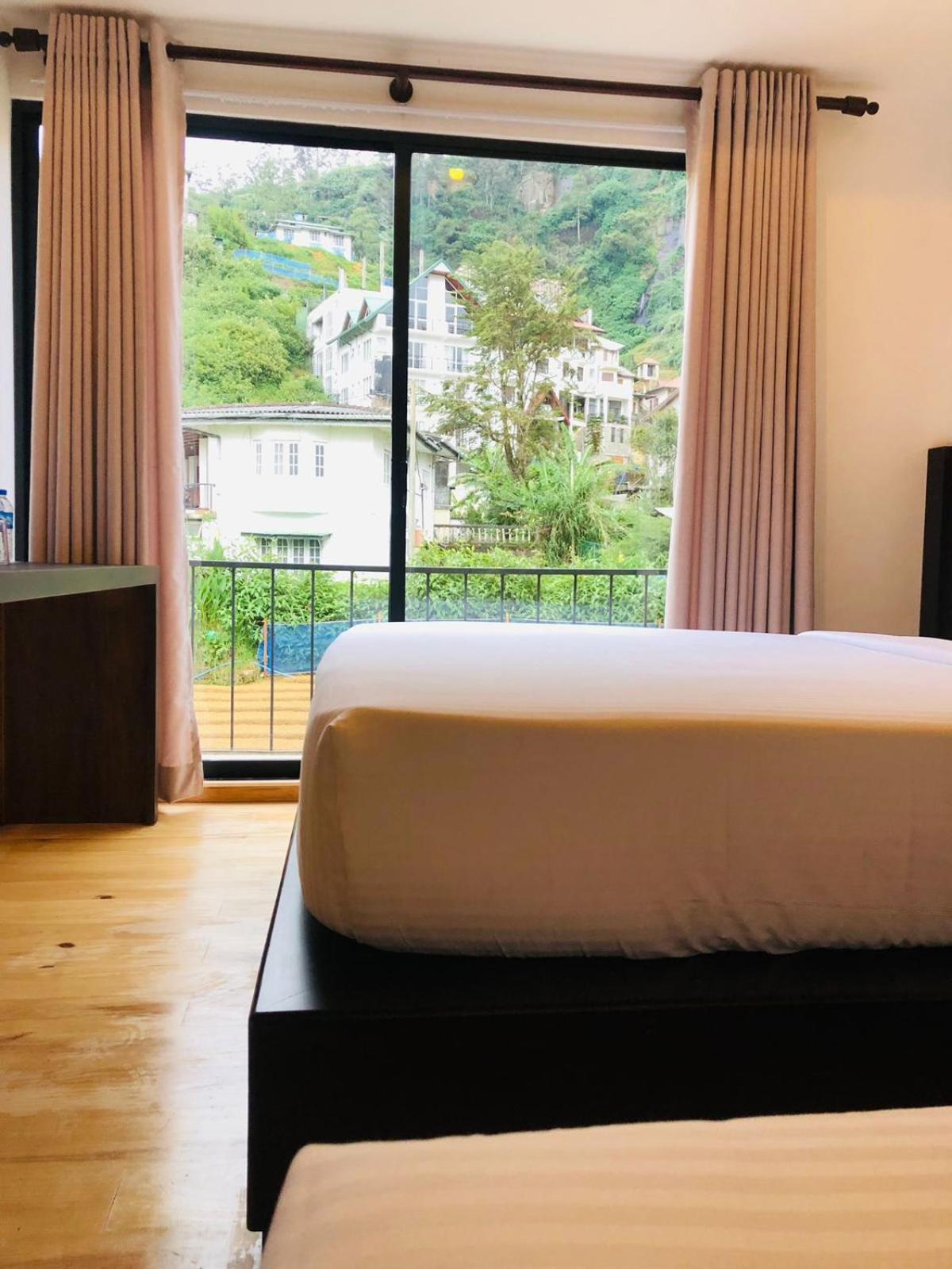 R21 Nuwara Eliya Hotel Bagian luar foto