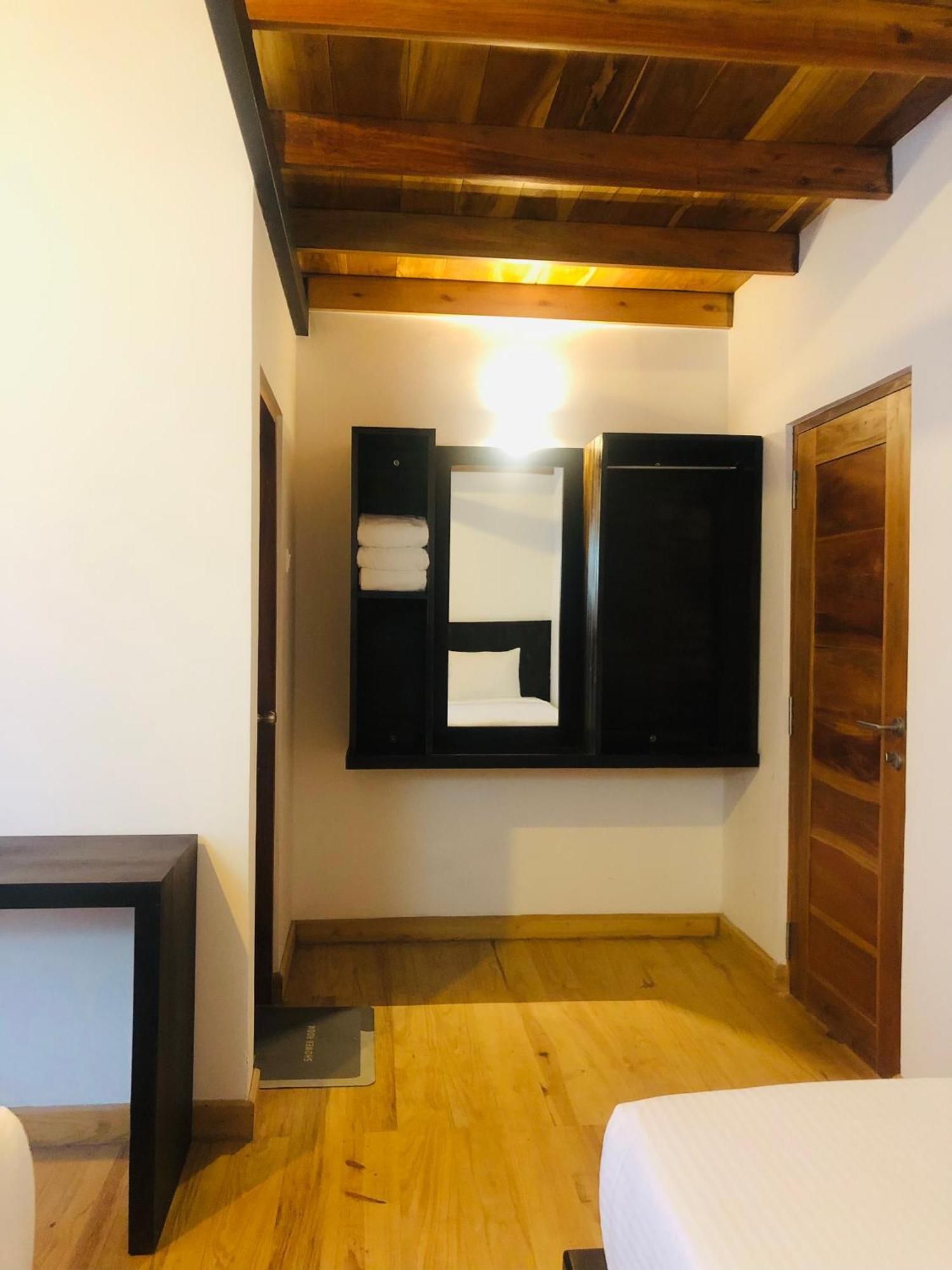 R21 Nuwara Eliya Hotel Bagian luar foto