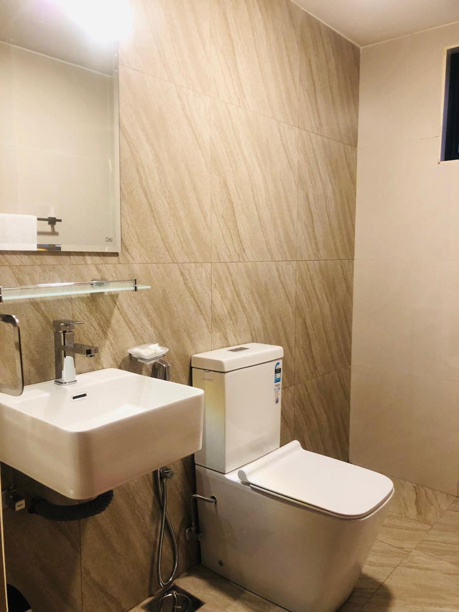 R21 Nuwara Eliya Hotel Bagian luar foto
