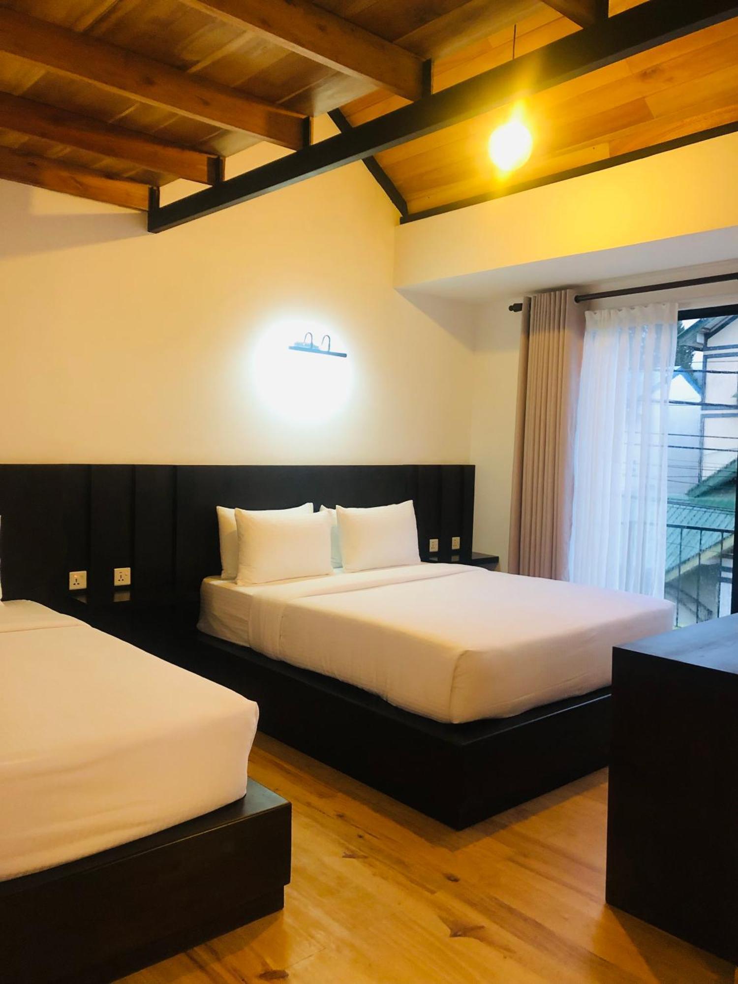 R21 Nuwara Eliya Hotel Bagian luar foto