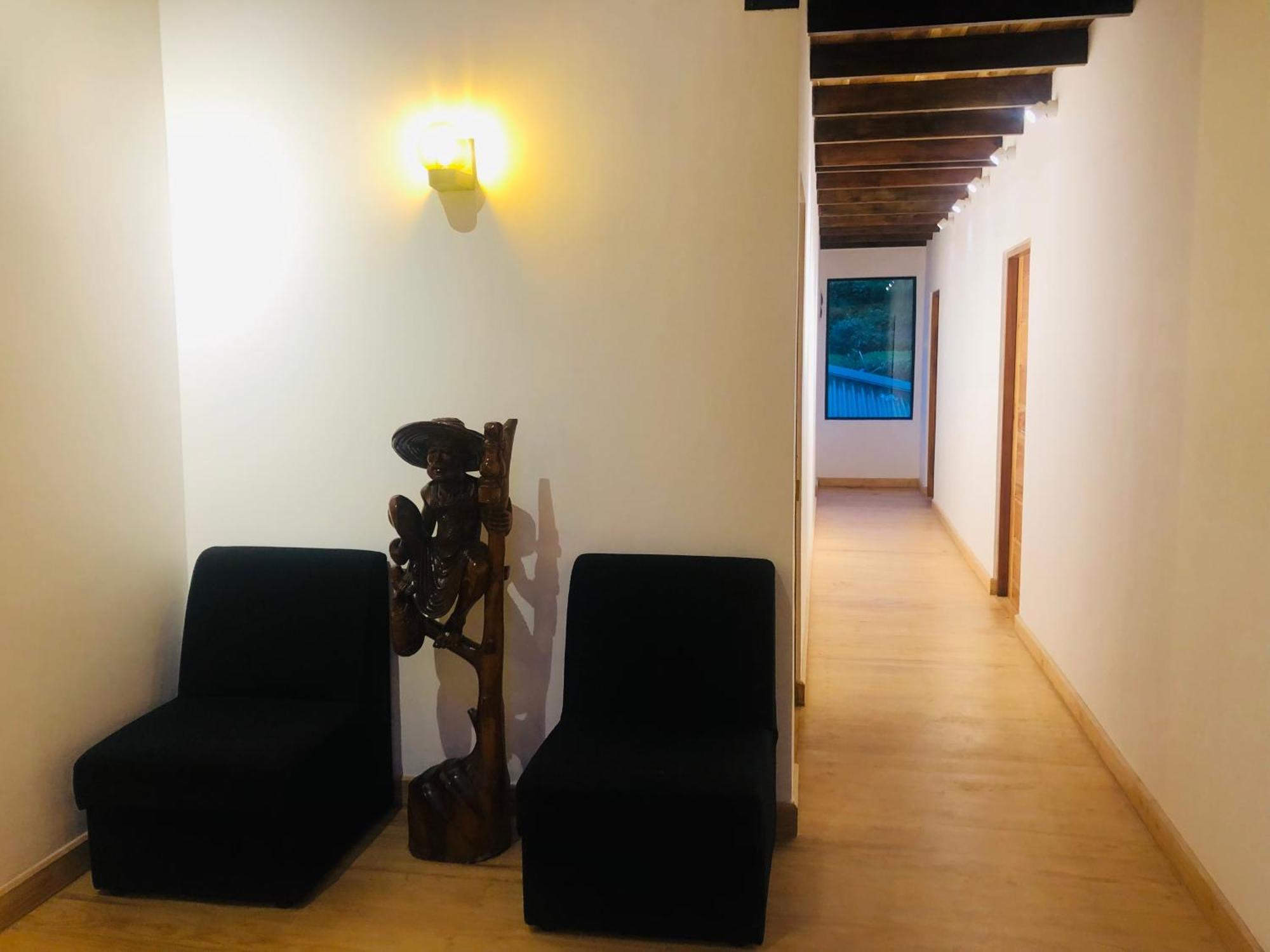 R21 Nuwara Eliya Hotel Bagian luar foto