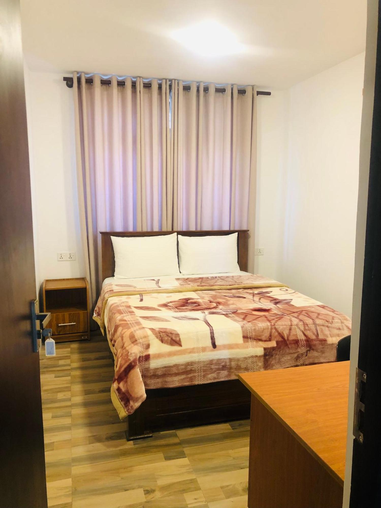 R21 Nuwara Eliya Hotel Bagian luar foto